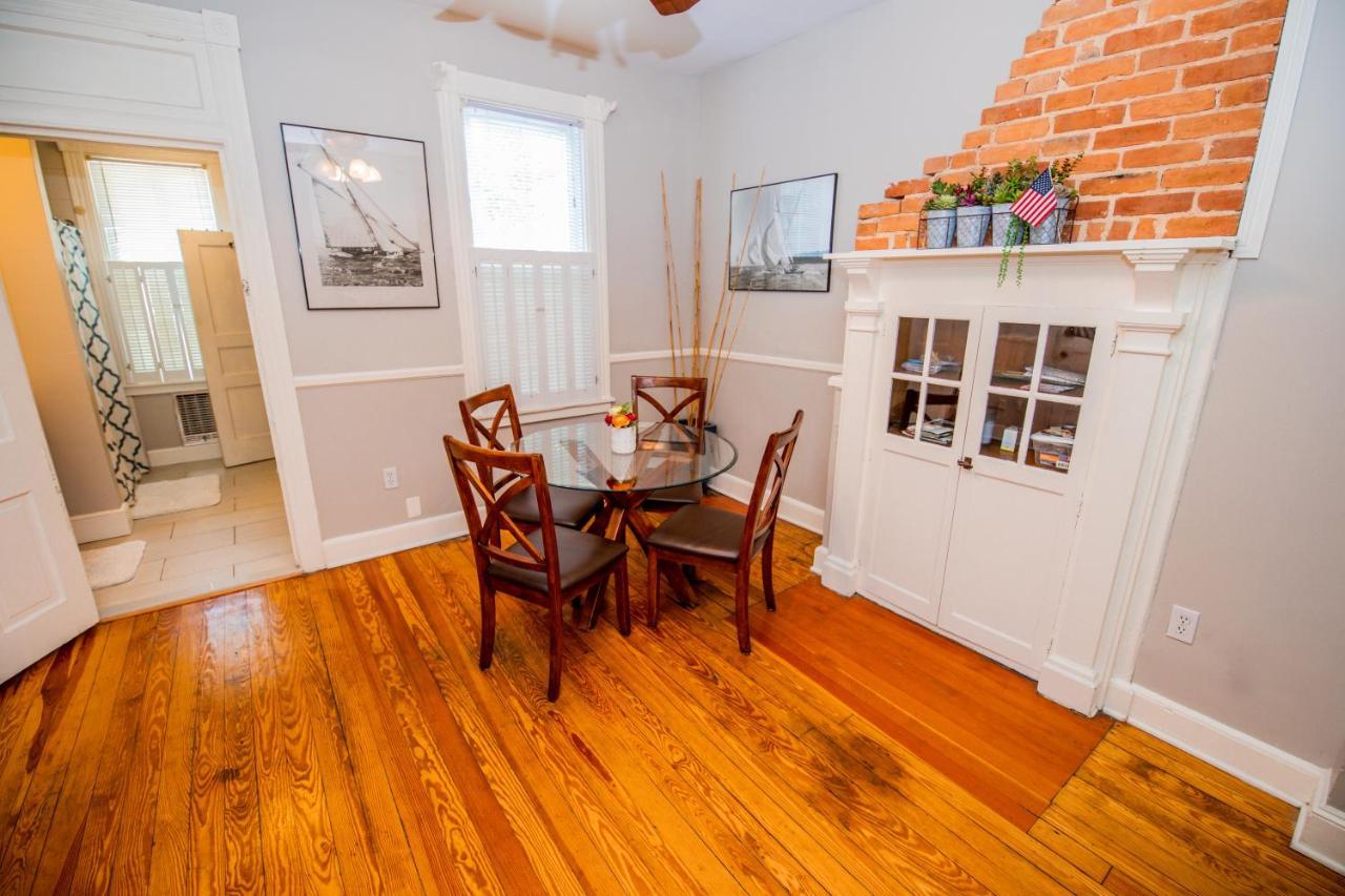 Downtown Annapolis King George 1St Floor Hideaway Apartment Exterior photo